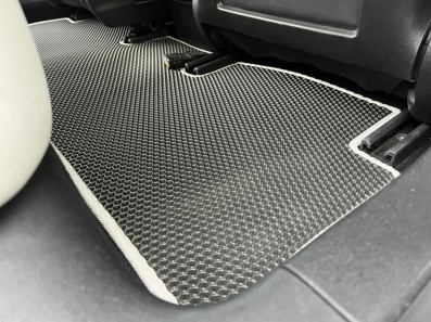EVA bilmåtter til Tesla Model 1 gen Sedan (2017-2025)