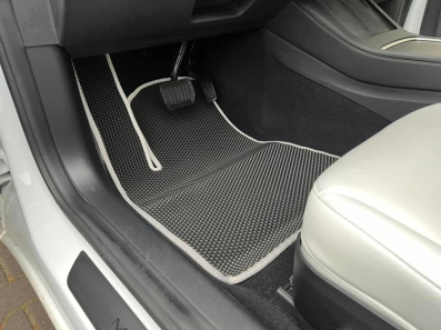 EVA bilmåtter til Tesla Model 1 gen Sedan (2017-2025)